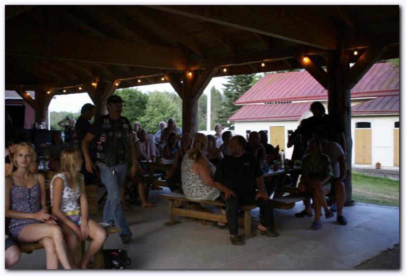 802x537 pixels (58K)